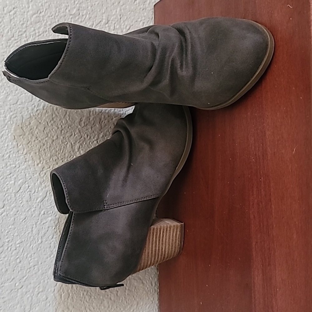 Women's shoes